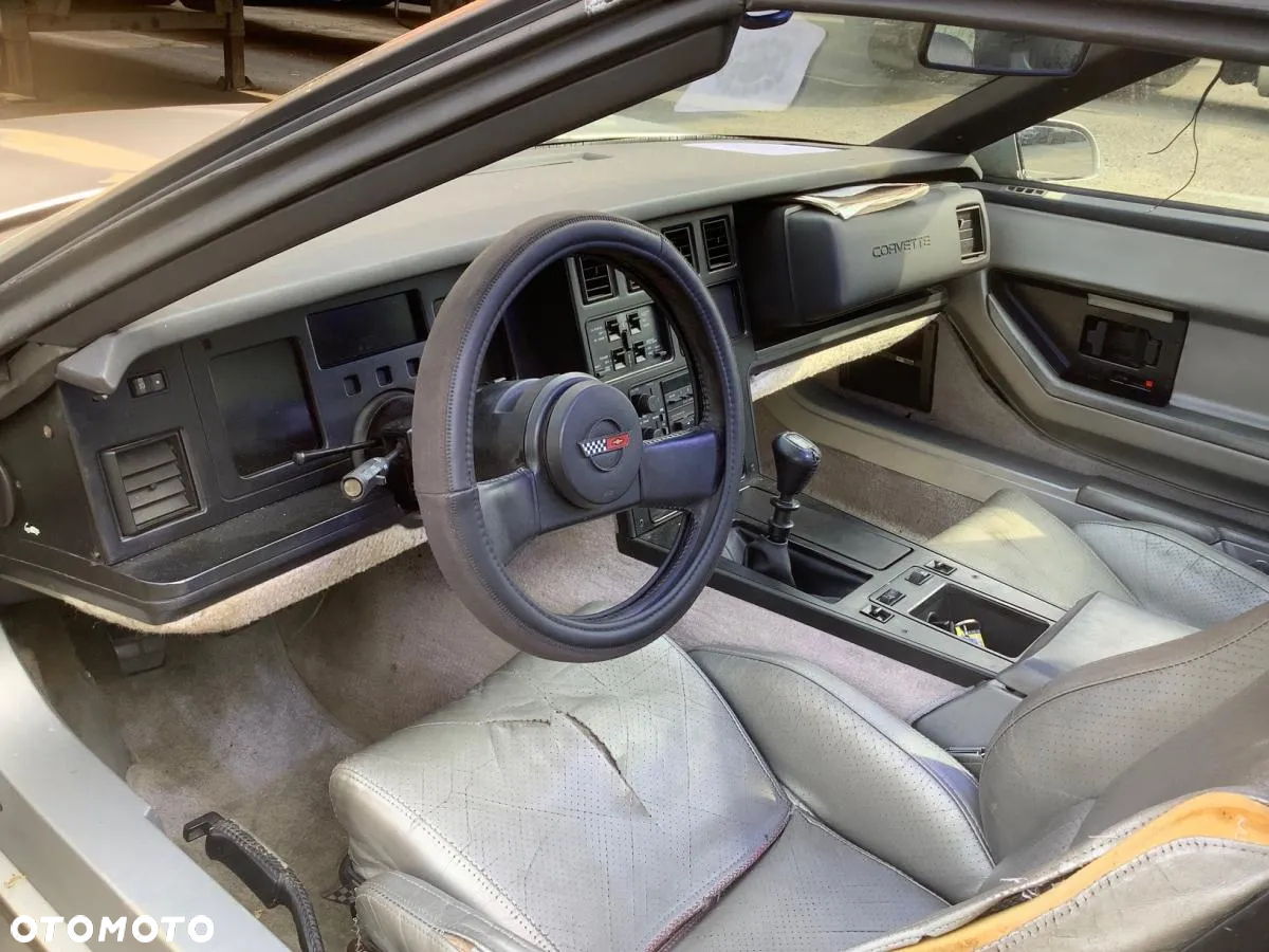 Chevrolet Corvette - 6