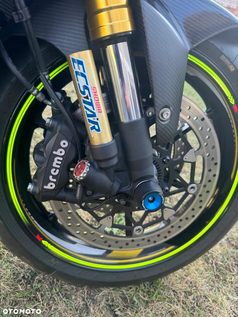 Suzuki GSX-R - 6