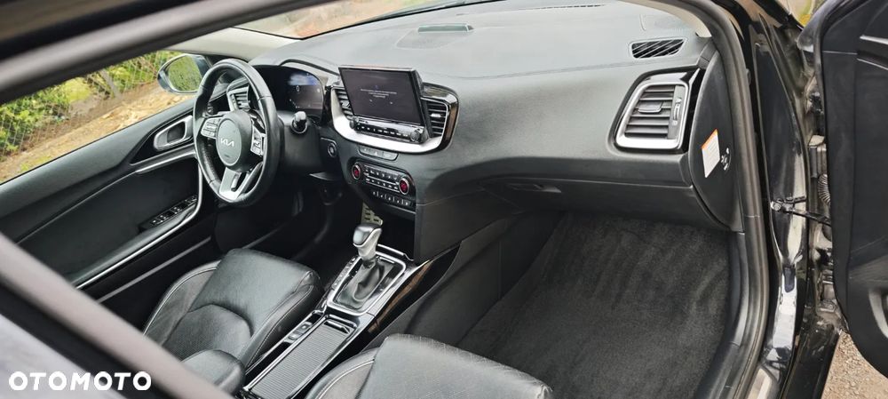 Kia Ceed 1.6 GDI DCT OPF Platinum Edition - 16