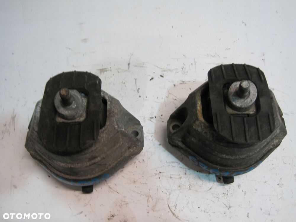 ŁAPA PODUSZKA SILNIKA BMW 5 E60 E61 6761092 6761091 - 1