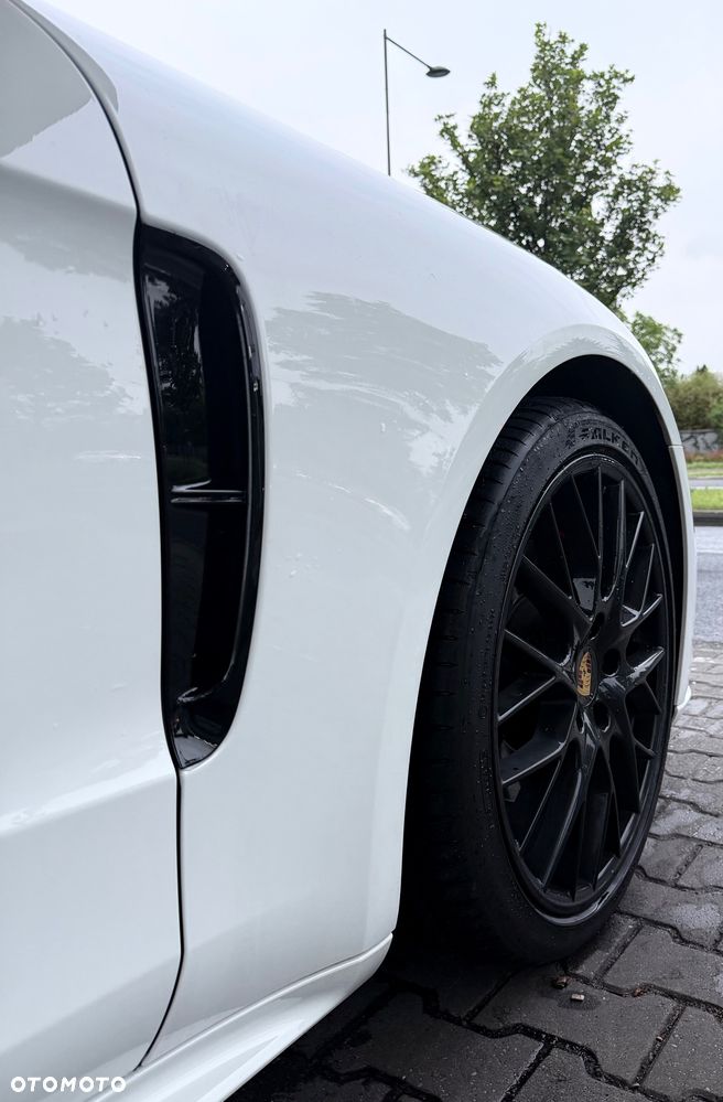 Porsche Panamera - 16