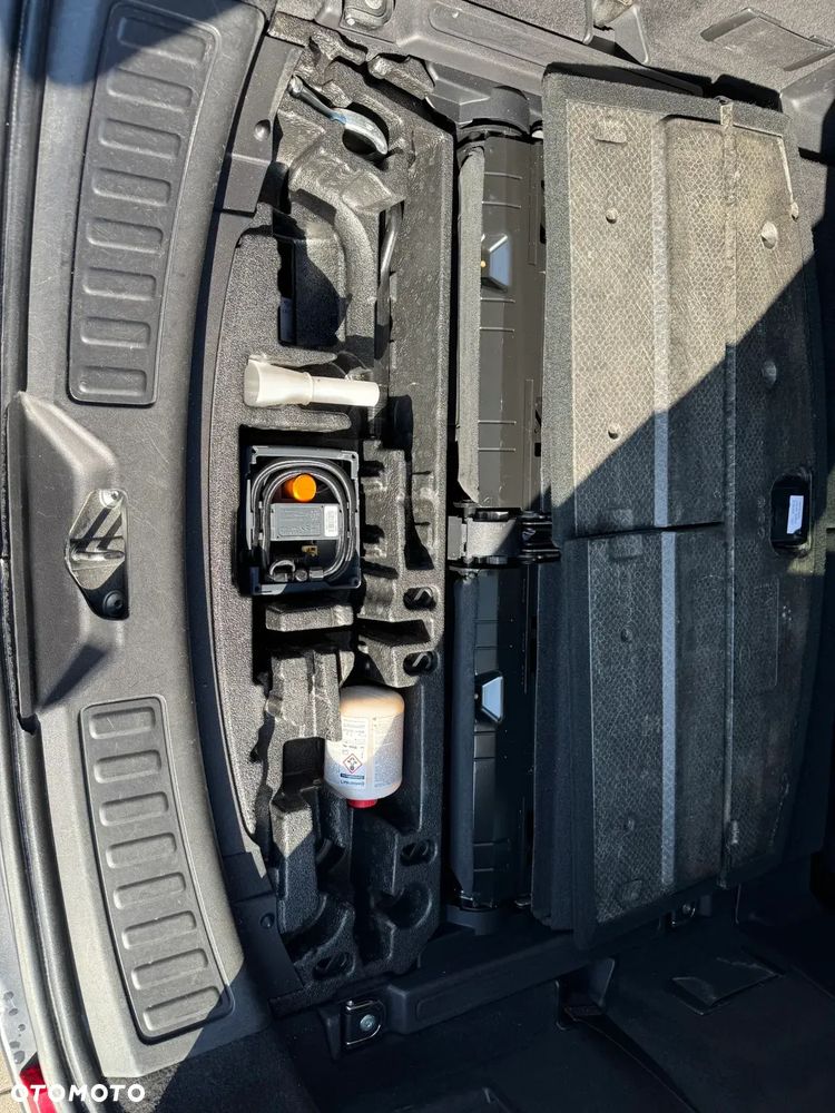 Land Rover Discovery Sport - 26