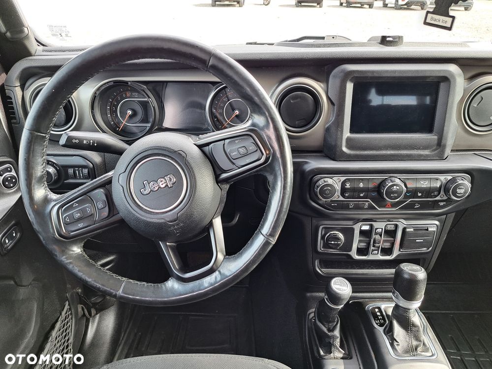 Jeep Wrangler 3.6 Unlim X - 11