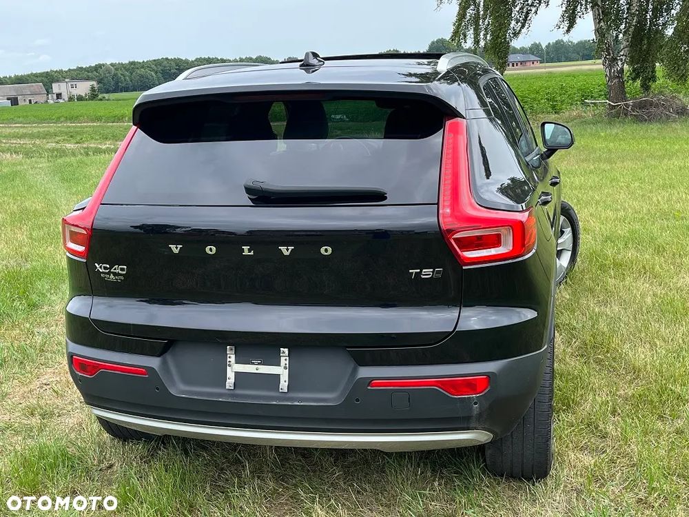 Volvo XC 40 T5 AWD Geartronic Momentum - 2