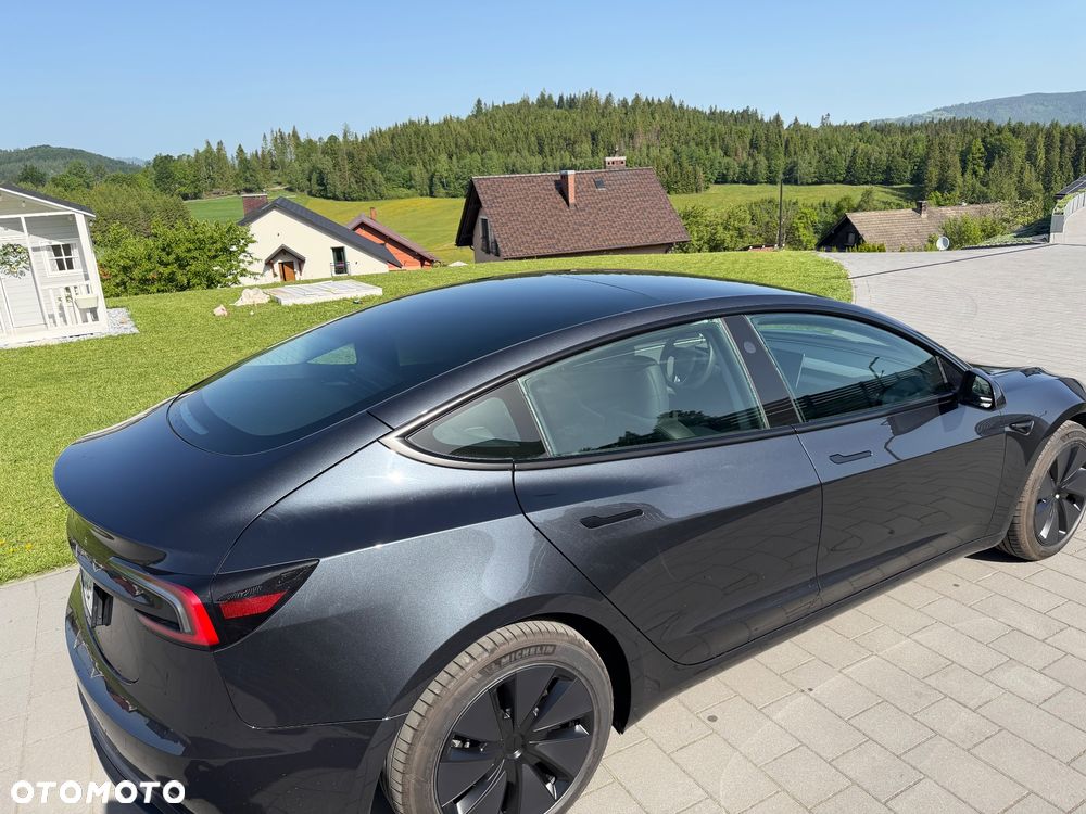 Tesla Model 3 - 5