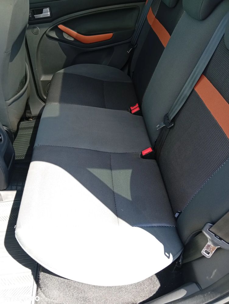 Ford Kuga - 13