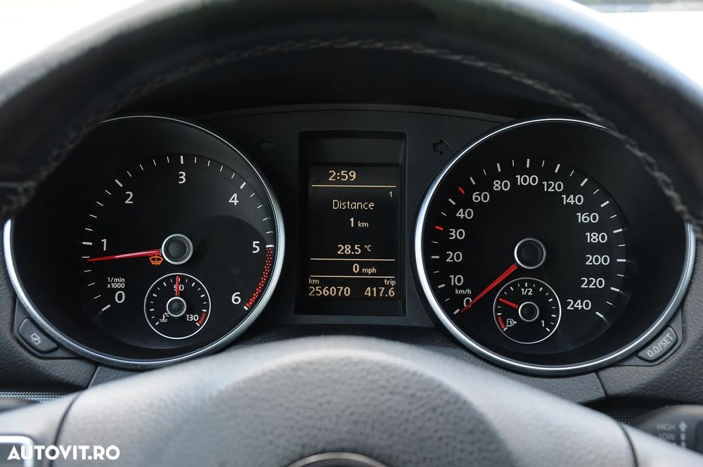 Volkswagen Golf 1.6 TDI DPF Comfortline - 12