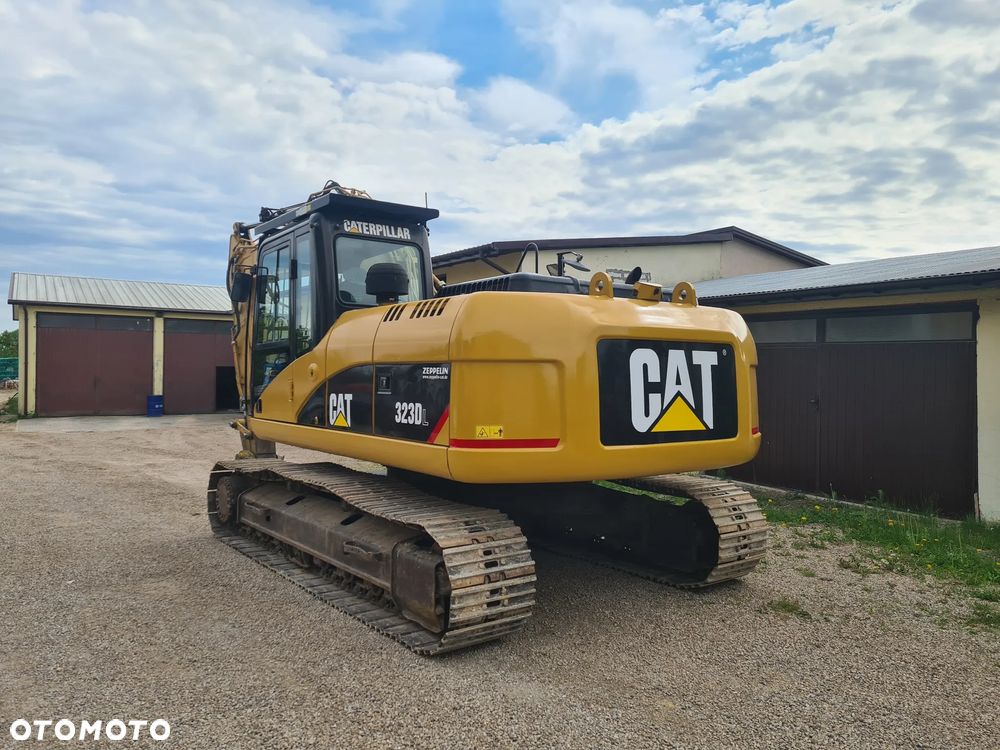 Caterpillar 323 D - 6