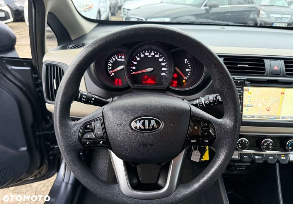 Kia Rio - 15
