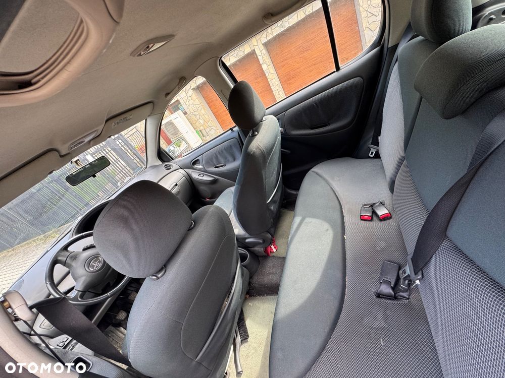 Toyota Yaris 1.3 Sol - 6