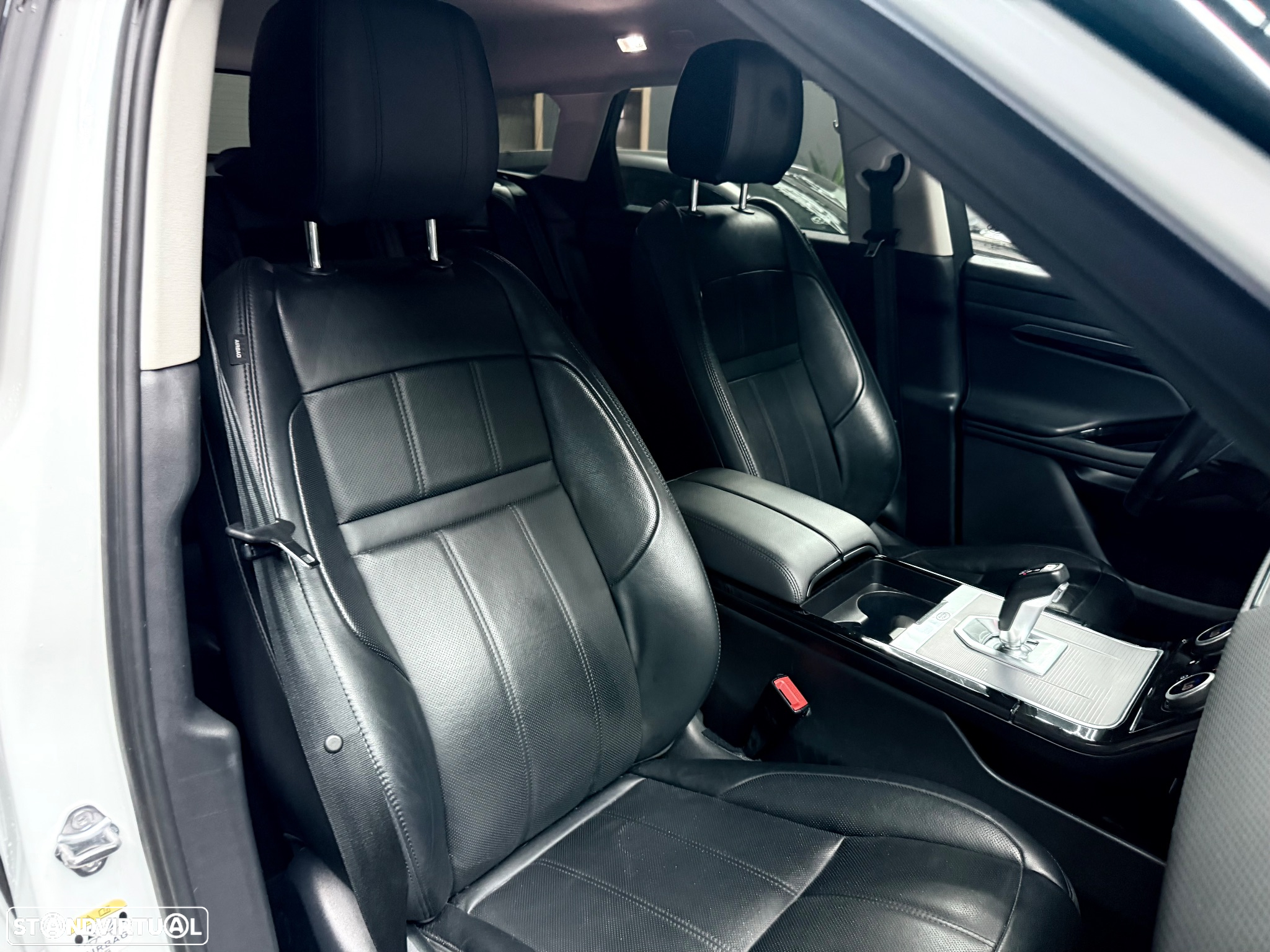 Land Rover Range Rover Evoque 1.5 P300e AWD Autobiography Auto - 16
