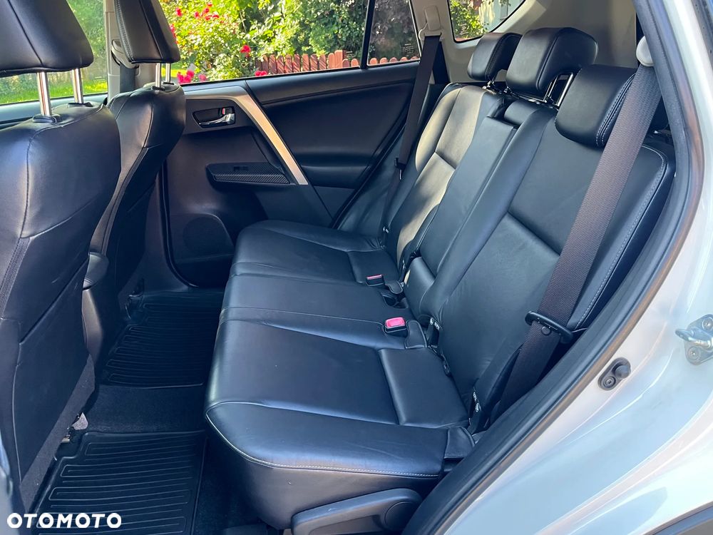 Toyota RAV4 2.0 Prestige MS EU6 - 32