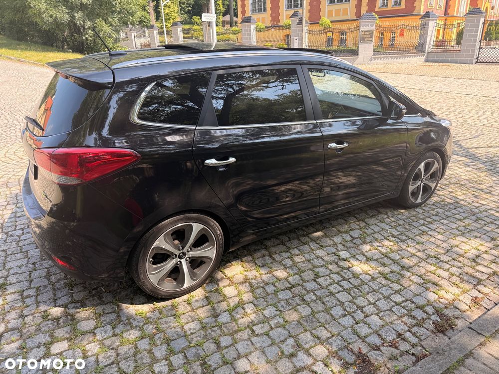 Kia Carens - 19
