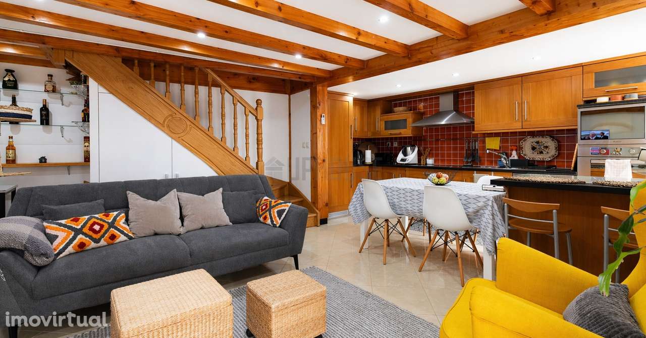 Moradia T3 Totalmente Reconstruída - Santar, Nelas - Grande imagem: 2/16