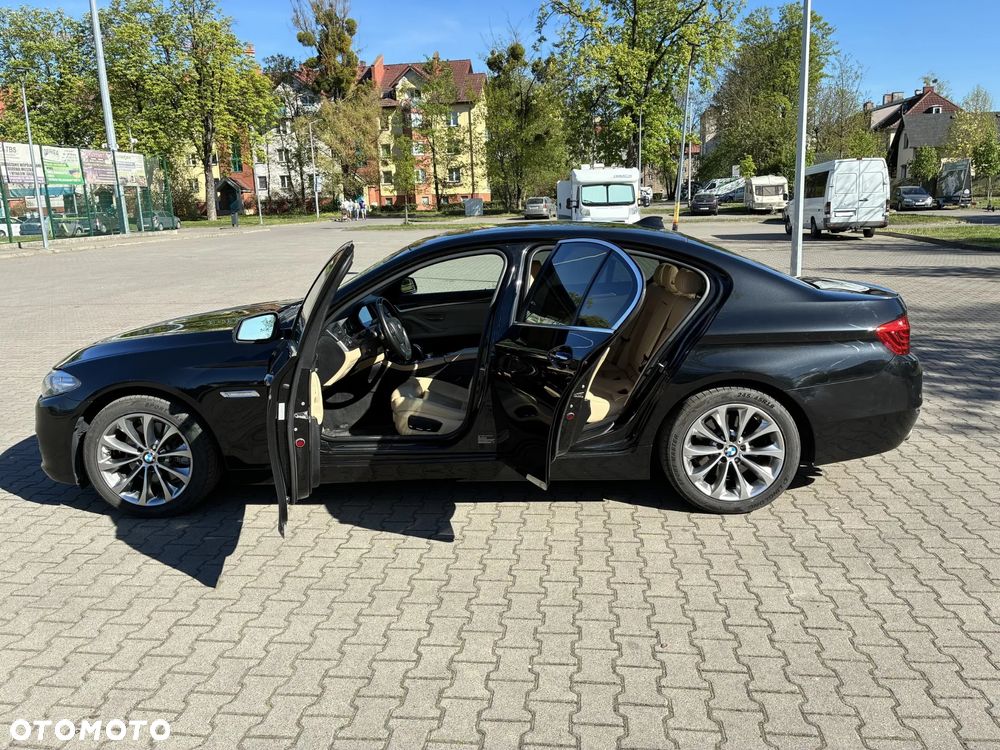 BMW Seria 5 528i Luxury Line - 8