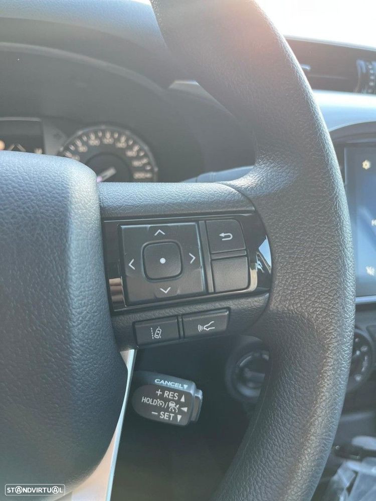 Toyota Hilux 2.4 D-4D 4WD CD CH Aut. - 29