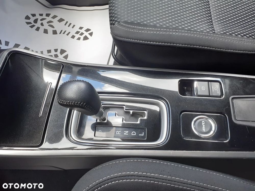 Mitsubishi Outlander 2.0 Intense 4WD CVT - 19