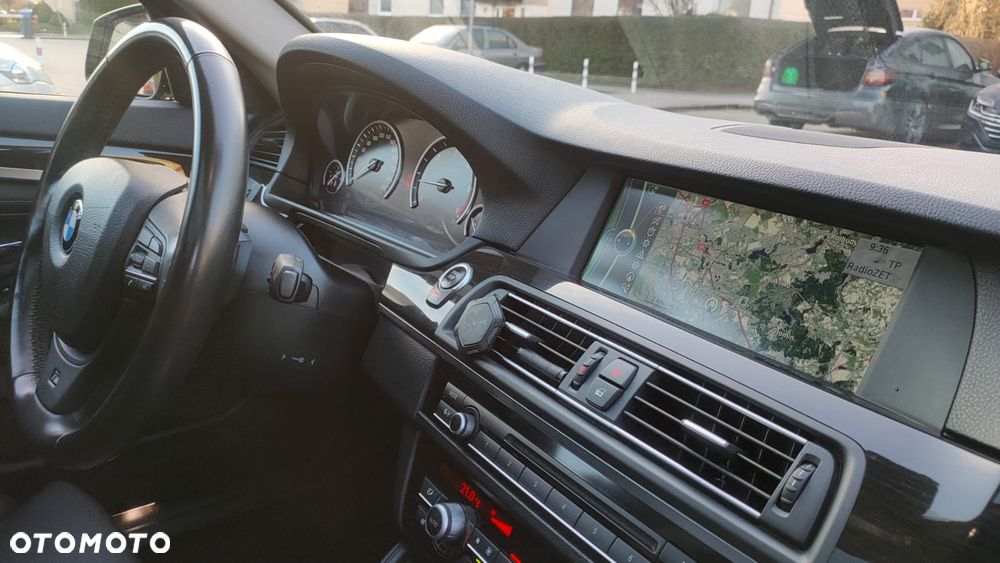 BMW Seria 5 525d Sport-Aut - 25