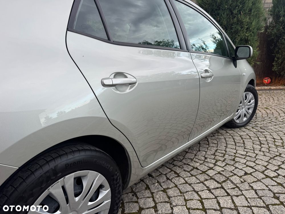 Toyota Auris 1.6 VVT-i Executive - 12