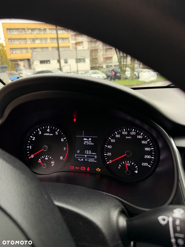 Kia Stonic 1.4 M - 12