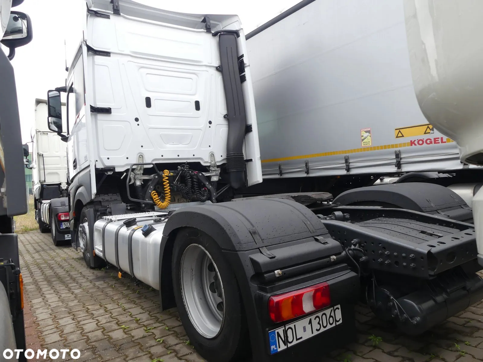 Mercedes-Benz ACTROS 1851 BLUETEC 6 4X2 - 9