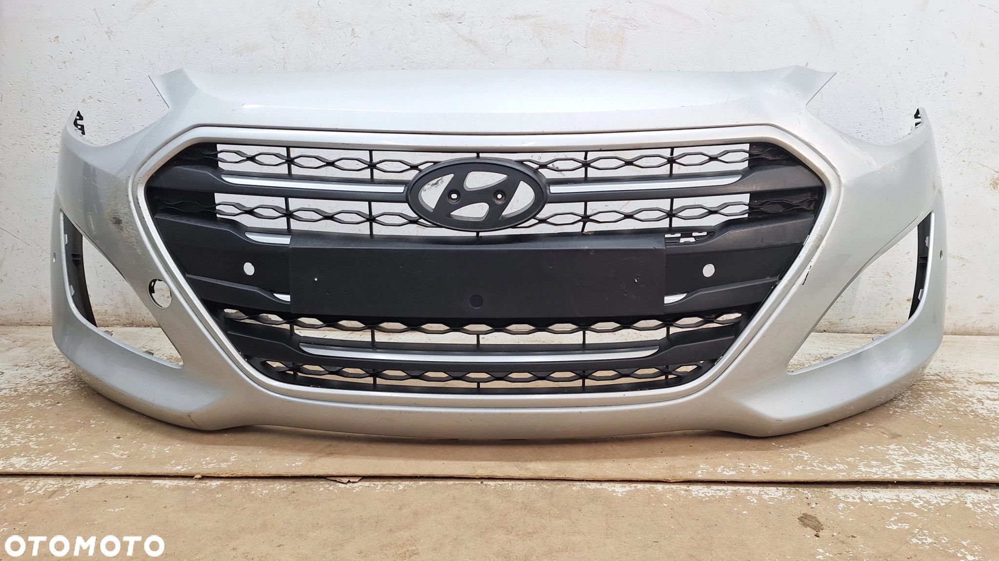 ZDERZAK PRZÓD PRZEDNI HYUNDAI I30 II 4xPDC - 1