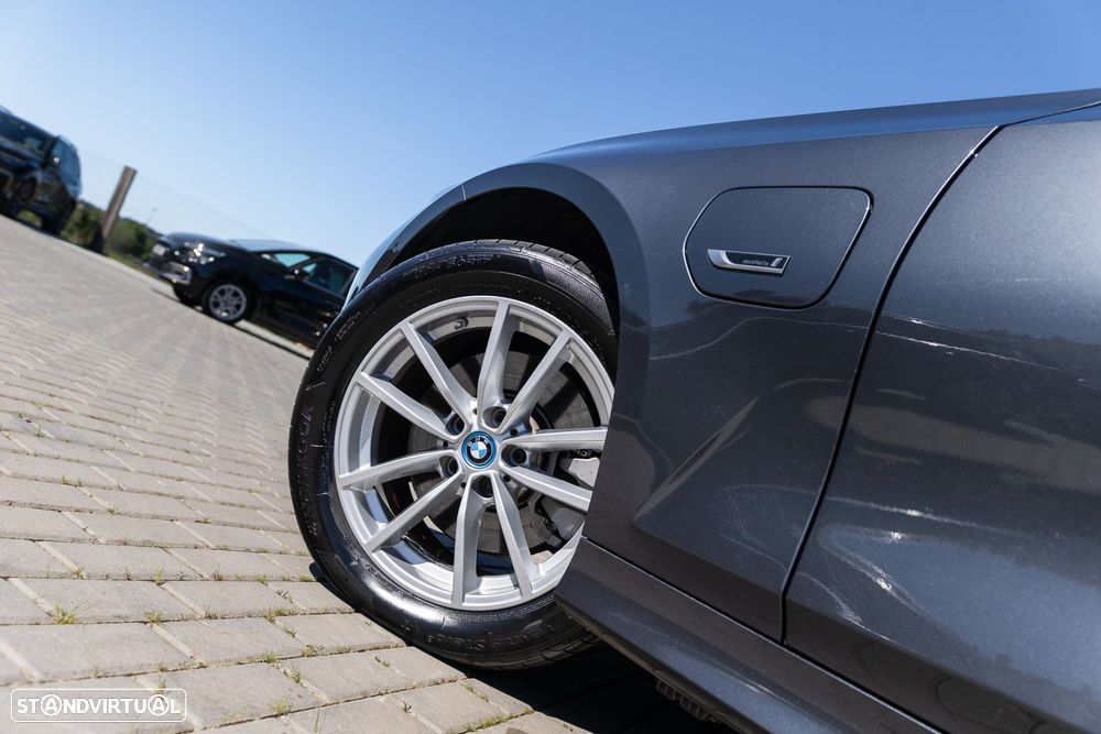 BMW 320 e Auto - 13