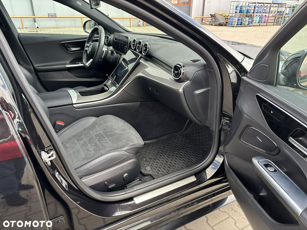 Mercedes-Benz Klasa C 200 4Matic 9G-TRONIC AMG Line - 17