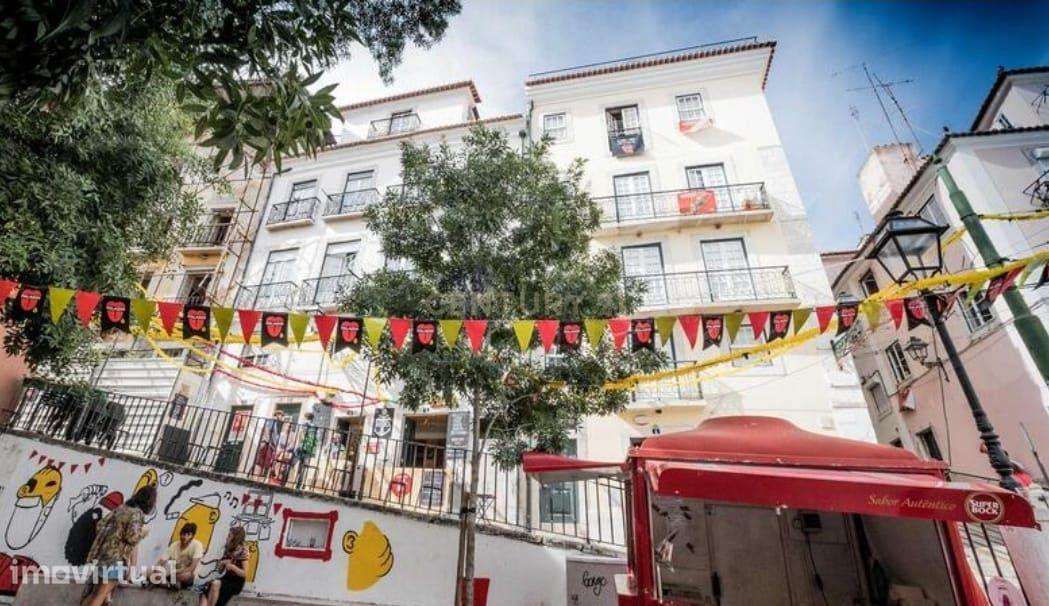 Prédio para venda no Largo de Santo António na Bica - Grande imagem: 2/11