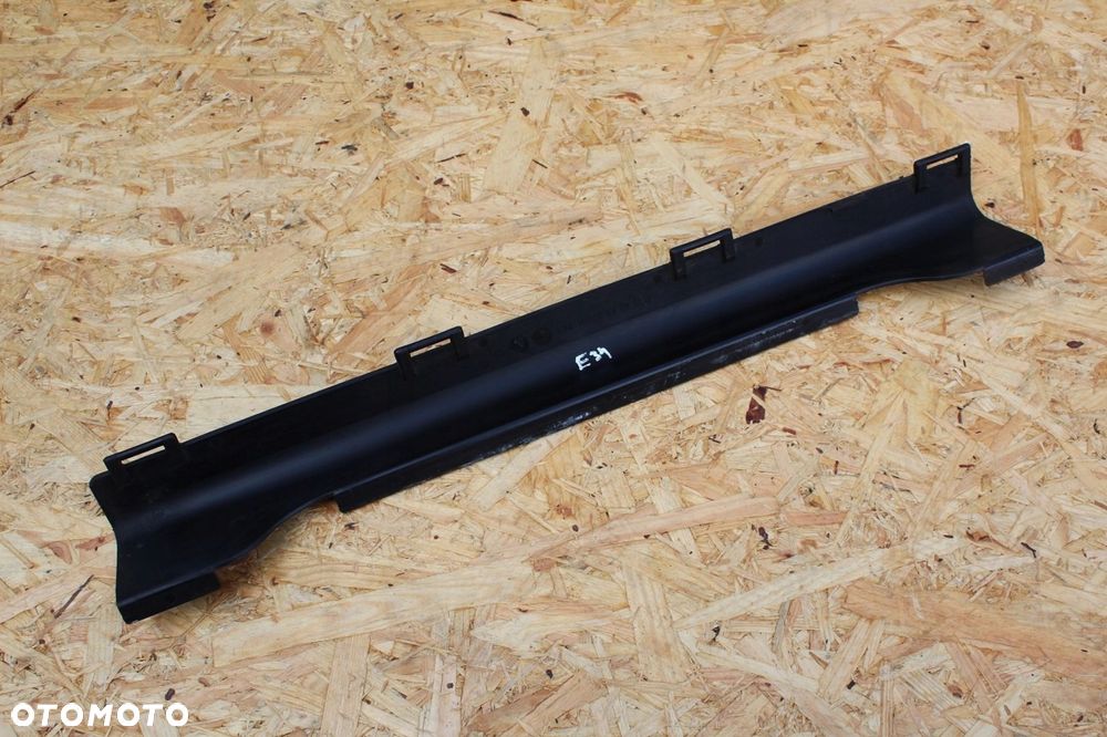 Osłona wiązki pod maską BMW e34 1391743 - 2