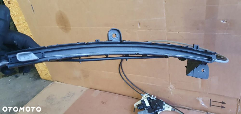 Silniczek mechanizm rolety bagażnika Audi A4 B9 Kombi 8W9863560 - 5