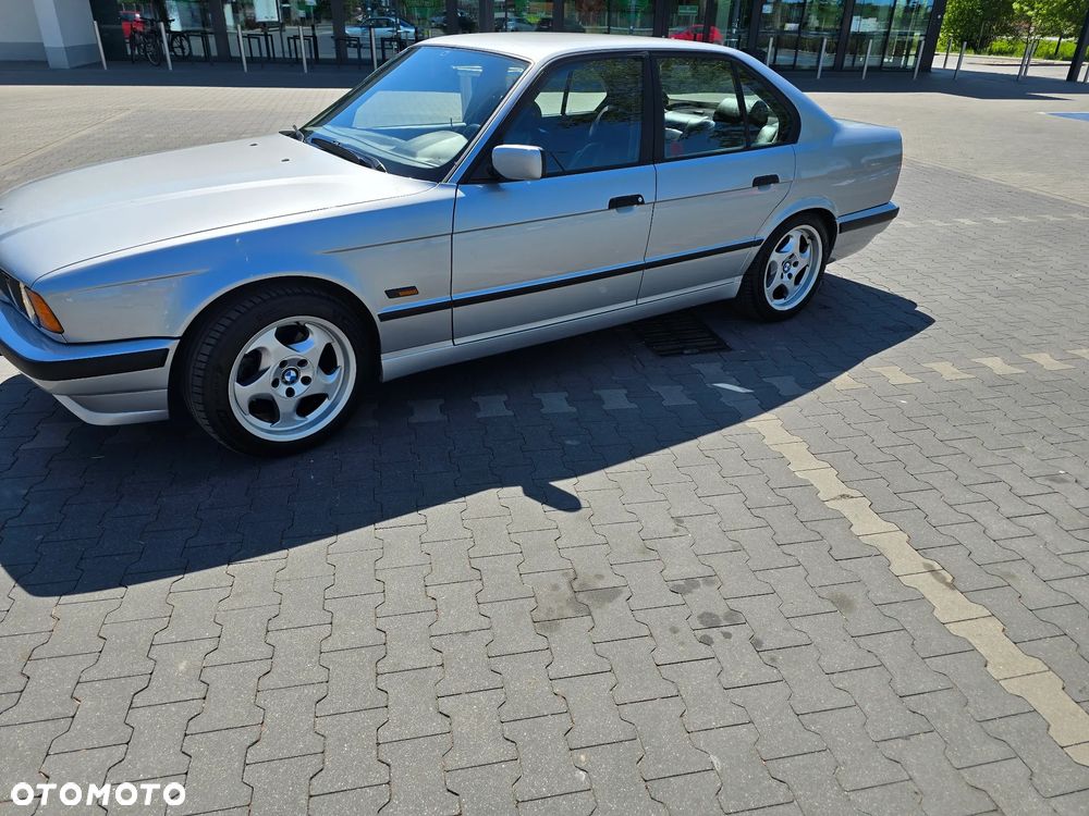 BMW Seria 5 525i - 1