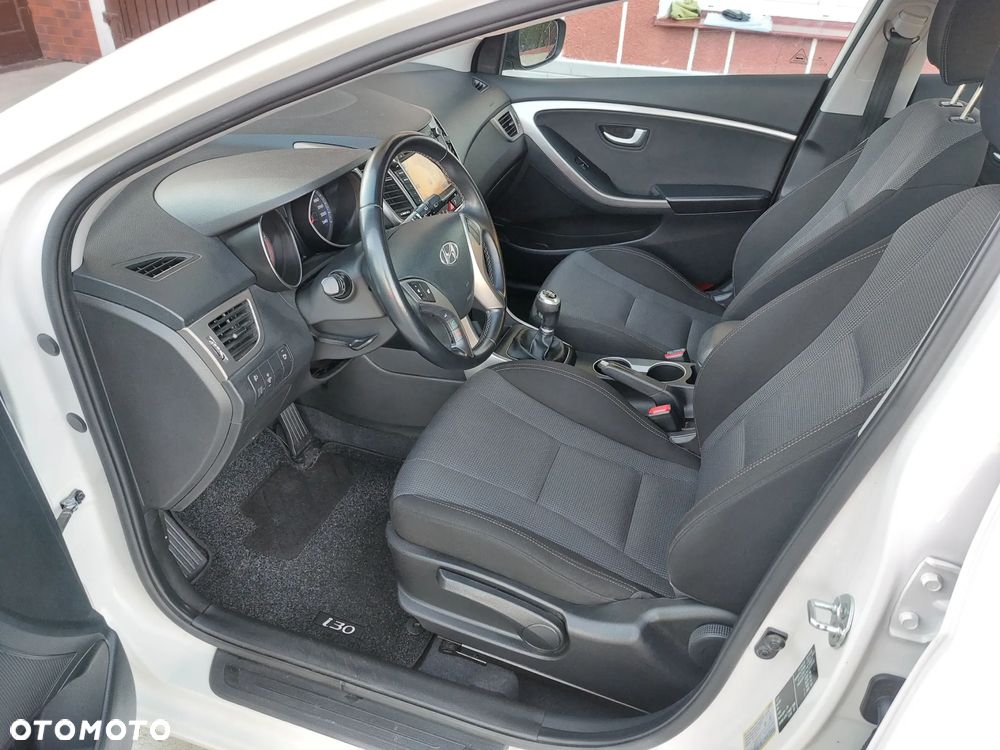 Hyundai i30 1.4 Fifa World Cup Edition - 8