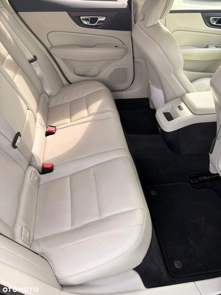 Volvo S60 T6 AWD Momentum Pro - 6