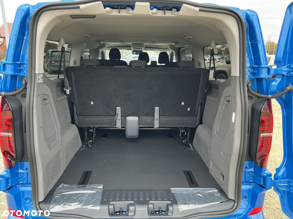 Volkswagen Caravelle - 13