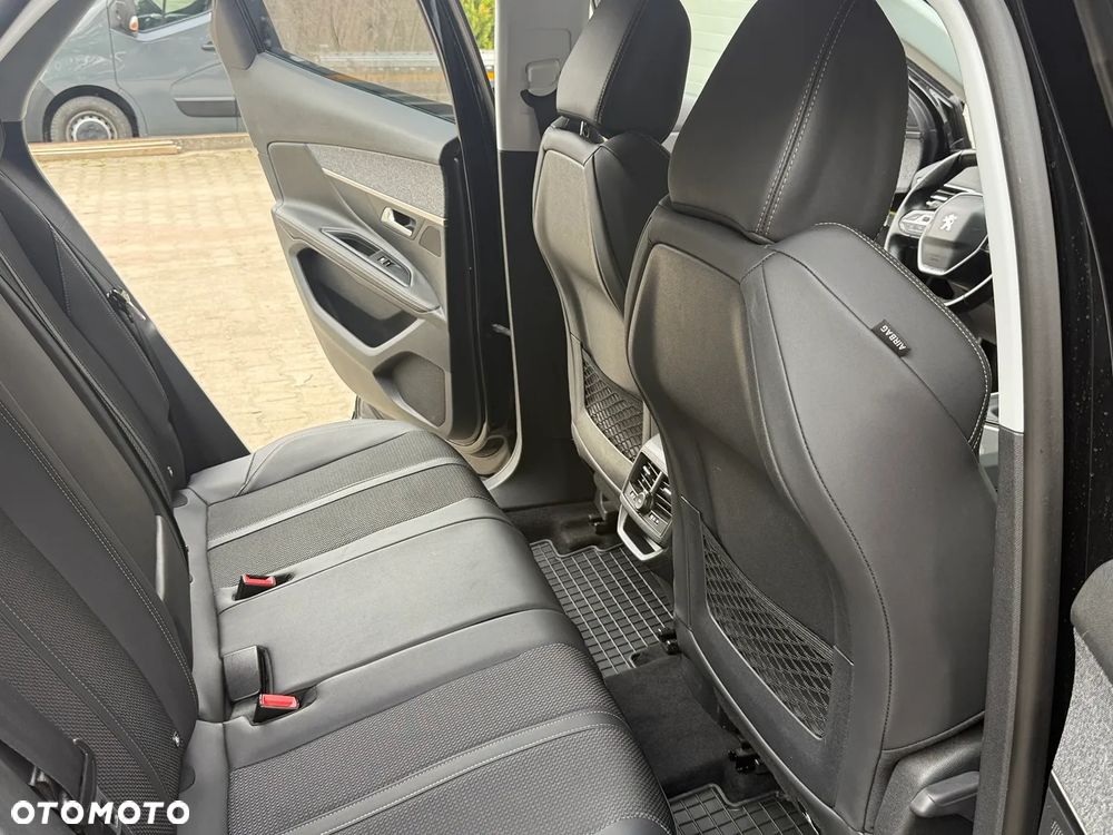 Peugeot 3008 PureTech 130 Stop & Start GPF Allure - 13