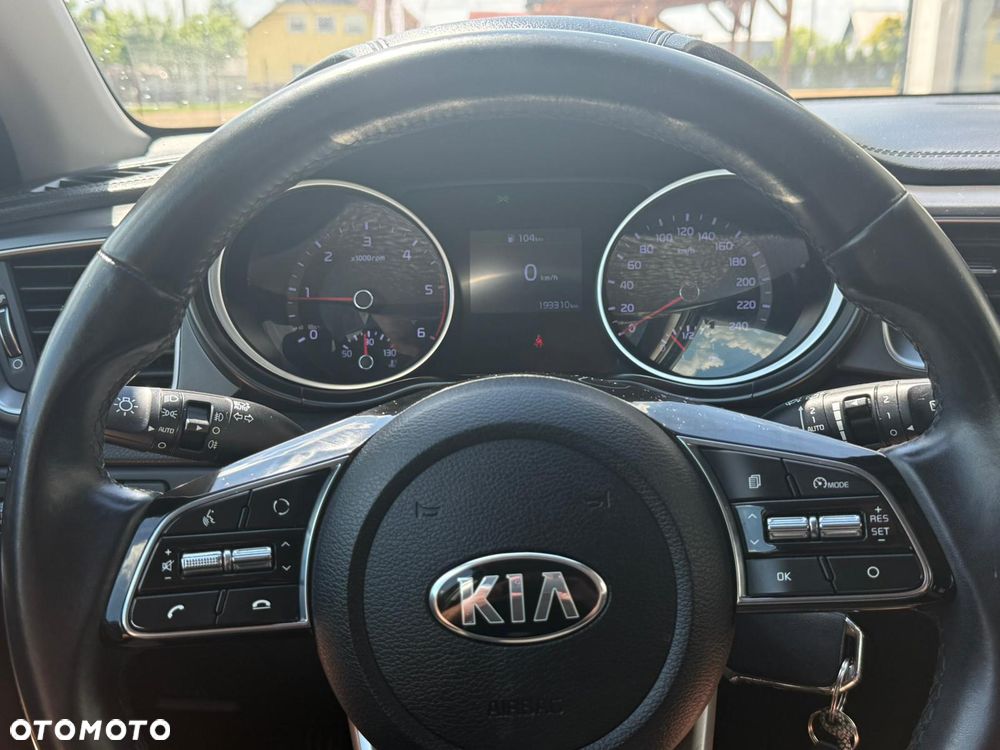 Kia Ceed - 9