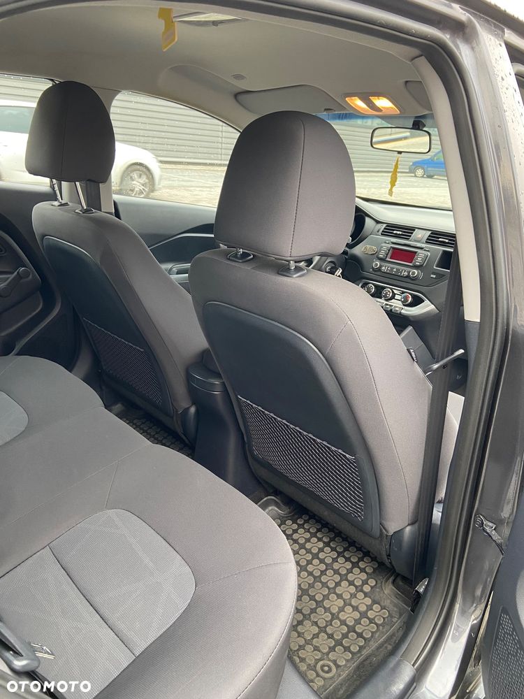 Kia Rio 1.4 EX - 11