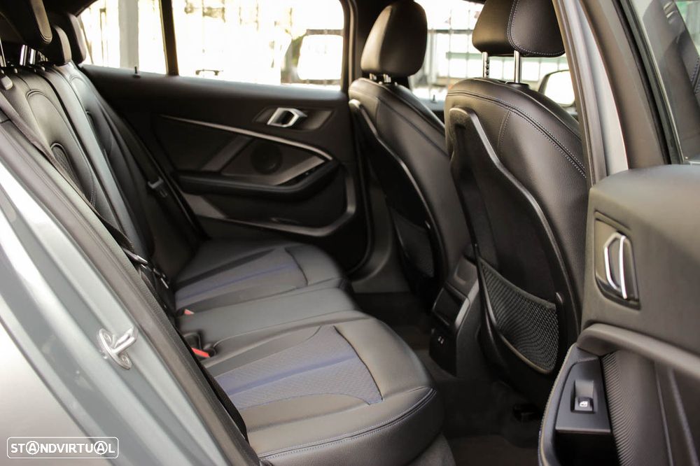 BMW 116 d Pack Desportivo M - 8