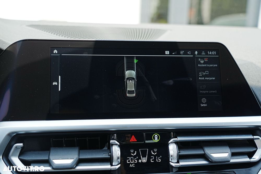 BMW Seria 3 330e Aut. M Sport - 30