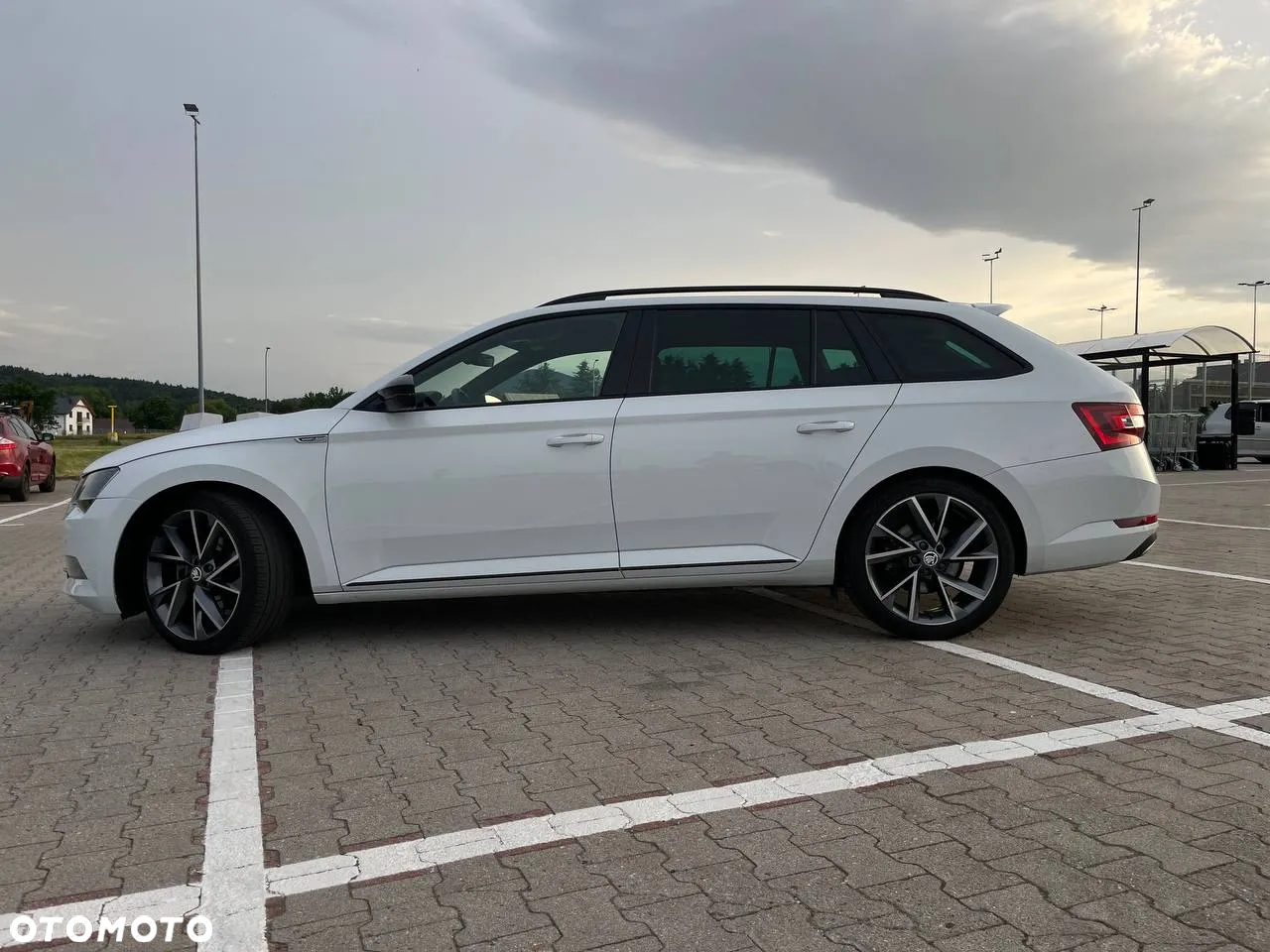 Skoda Superb Combi 2.0 TDI DSG Sportline - 7