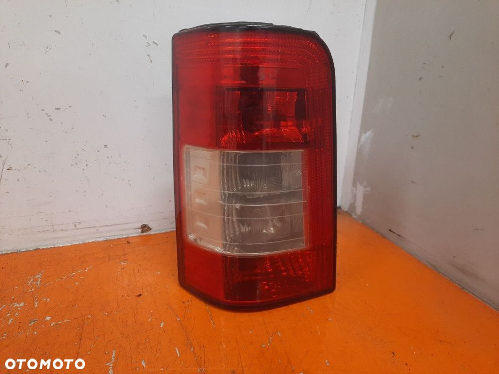 PEUGEOT PARTNER I LIFT 02-12 LAMPA TYŁ LEWA ZEWNĘTRZNA - 1