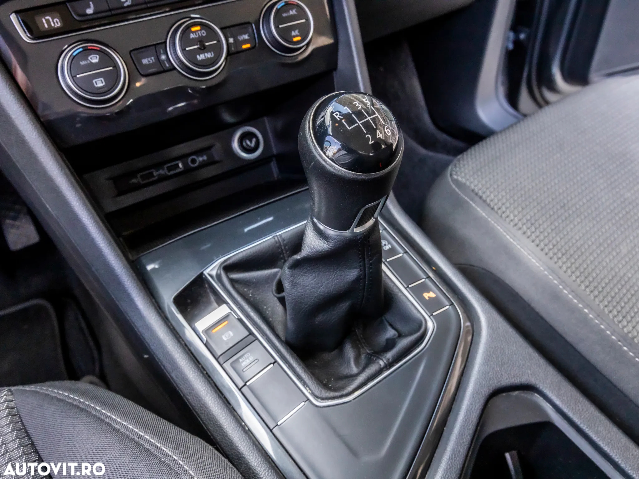 Volkswagen Tiguan 1.5 TSI ACT Trendline - 24