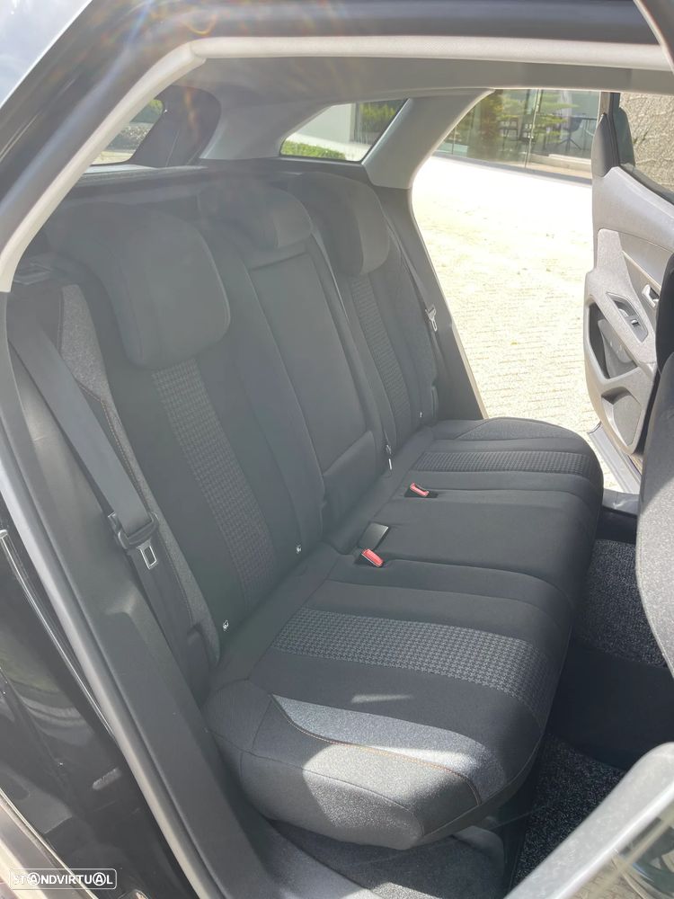Peugeot 3008 PureTech 130 Stop & Start GPF EAT8 Active Business-Pack - 17