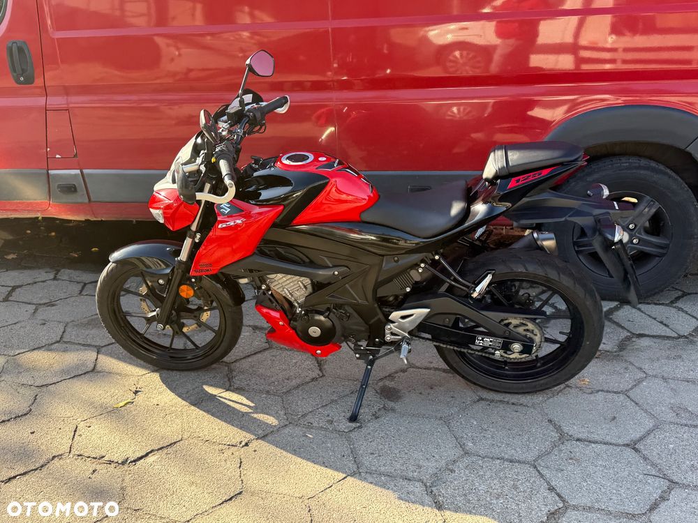 Suzuki GSX - 6