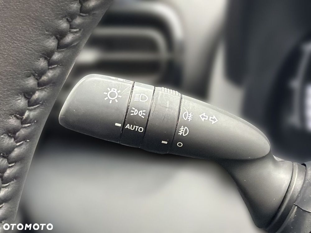 Toyota Yaris Hybrid 1.5 Style - 9