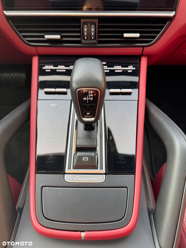 Porsche Cayenne Platinum Edition - 16