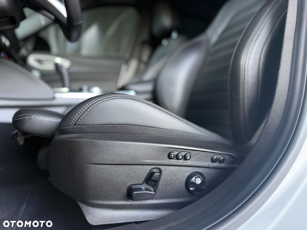 Alfa Romeo Giulia 2.0 Turbo Veloce Q4 - 16
