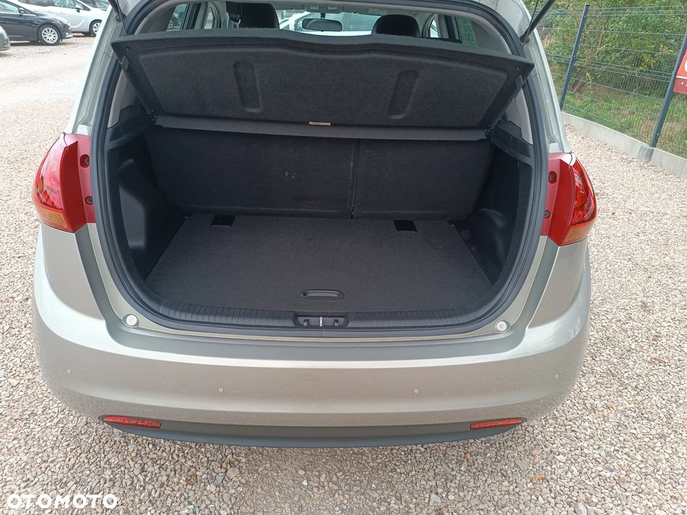 Kia Venga 1.4 CRDi 90 Business Line - 33