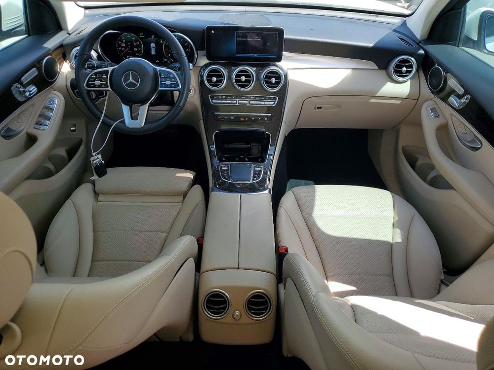 Mercedes-Benz GLC 300 4Matic 9G-TRONIC AMG Line - 12